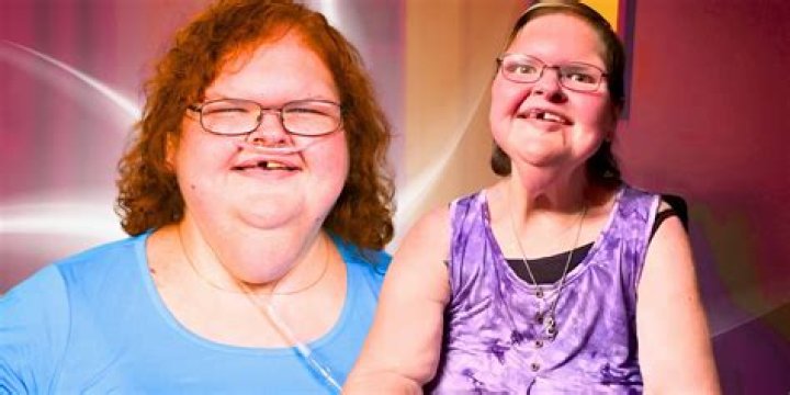 1000-Lb Sisters' Amy Slaton shows off real skin in rare new filter-free photos during concert date with sister Tammy