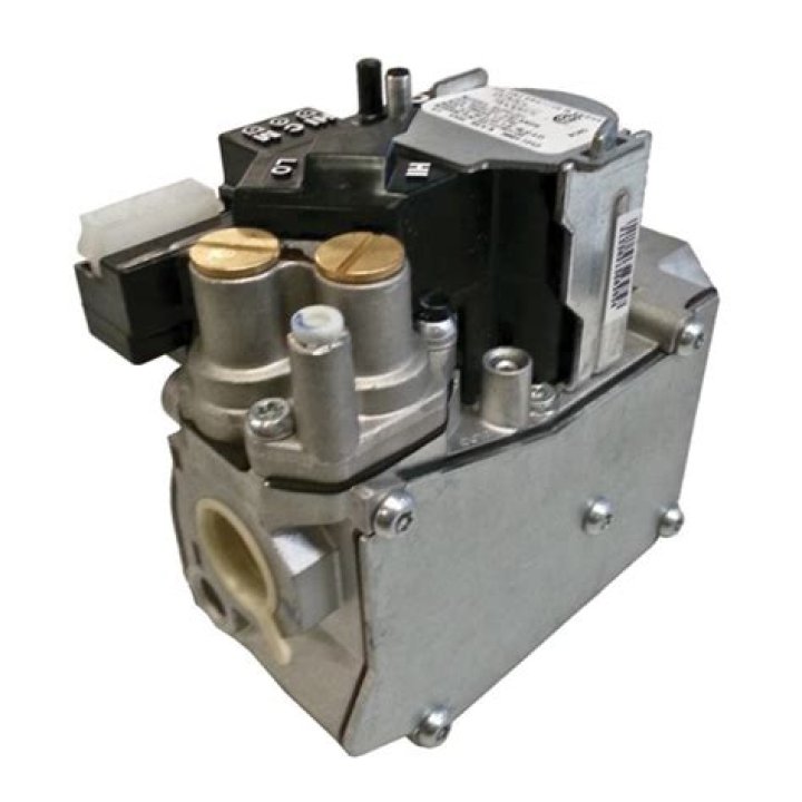 الاداة التي تفرق الاشعه الضوئيه المنكسرة هي