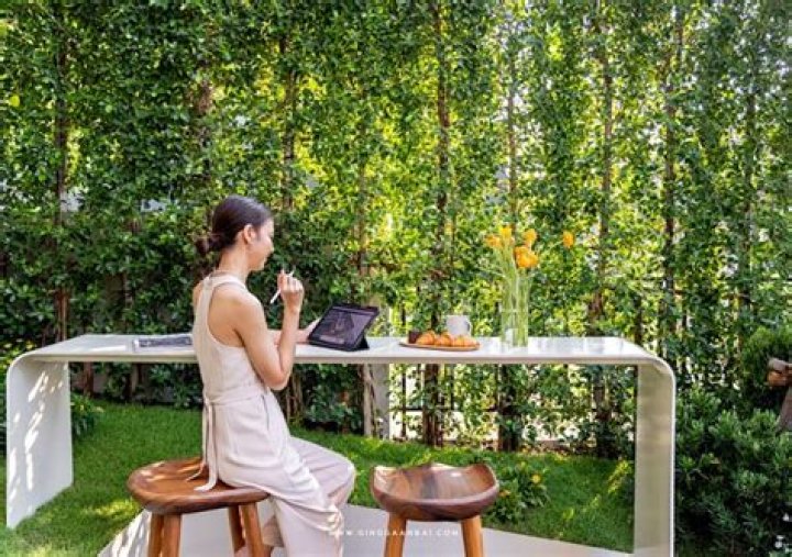 اذا كان اعمار مجموعه من ٨ اشخاص كما في الجدول ادناه فان المتوسط الحسابي