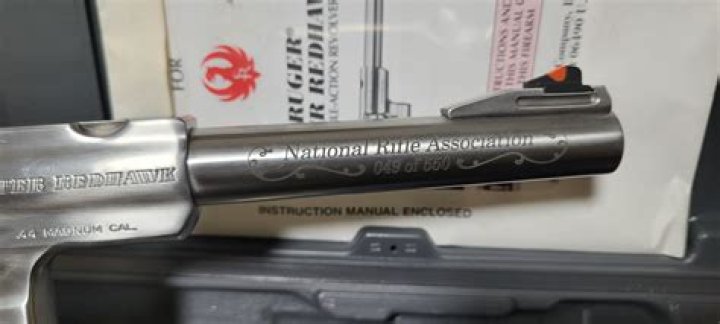 من المكونات المتواجدة داخل صندوق الحاسب