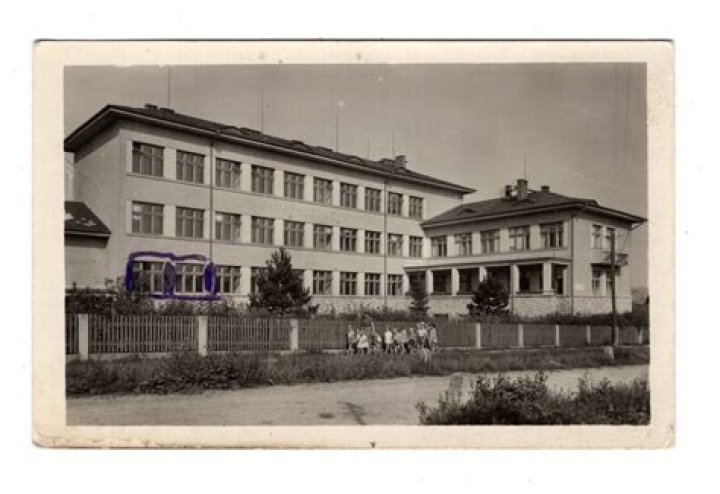 اطول فترة زمنية يعيشها المخلوق الحي في افضل الظروف هي