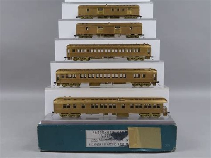 أضرار نوم الزوج بعيد عن زوجته