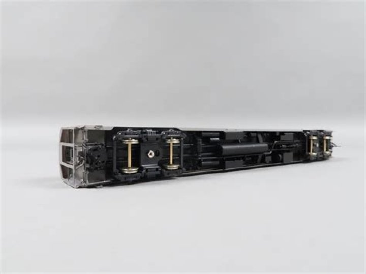 كانت قطع الزجاج صغيره وذلك بسبب