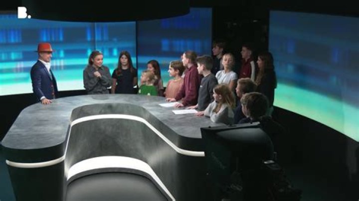 اي مما ياتي عاصفة ذات ضغط منخفض في مركزها