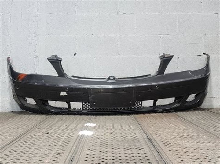 سيارات مستعملة متنوعة للتنازل بدون مقابل لظروف السفر والخروج النهائي