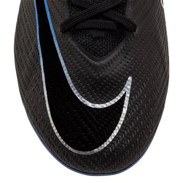 هل ايفون ١١ ضد الماء