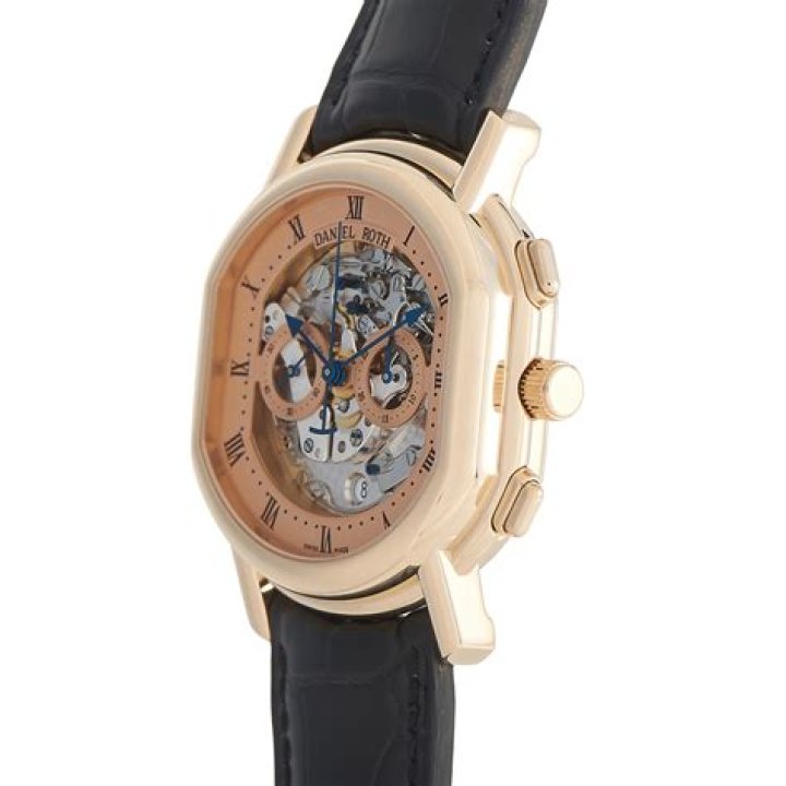 يقوم الروبوت فيها بالسير على الخط الأسود حتى يصل للنهاية