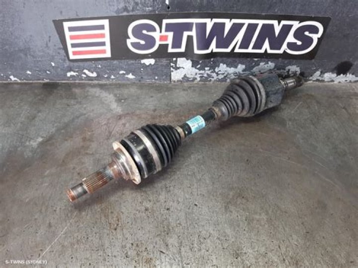 حسب نظرية آينشتاين لتفسير وقوع التفاحة فالزمن عنصر مؤثر