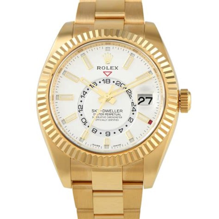 في منزل ابراهيم بركه سباحه مربعه