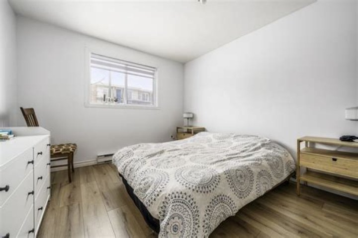 سبب نزول ماء من المهبل