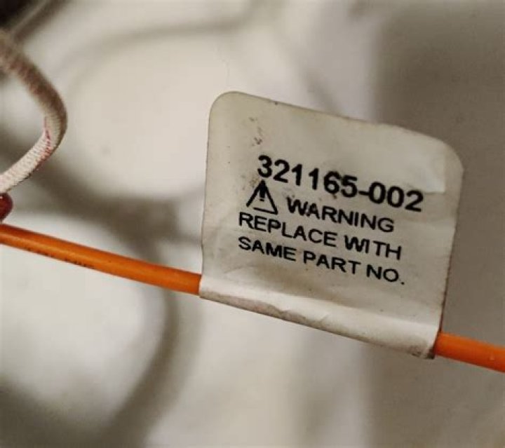 فيلسوف مسلم الف كتاب تهافت الفلاسفة