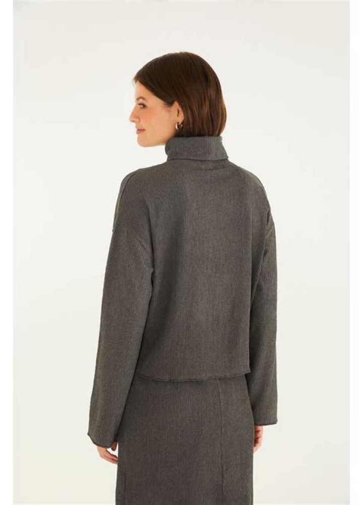 أكلت ابتسام ٣ قطع من فطيرة والتي تعادل ١ ٣ الفطيرة، فكم قطعة كانت مقسمة في الأصل؟