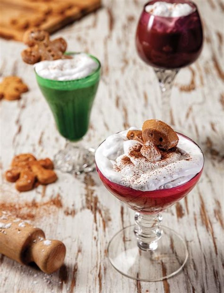 5 Festive Holiday Cocktails to Craft at Home