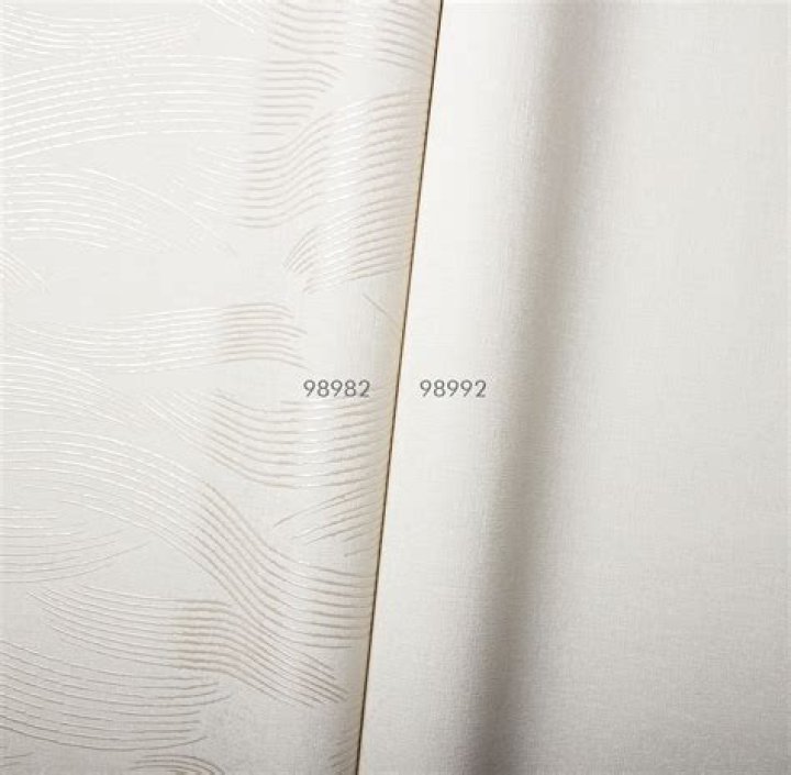 العلاقة بين الطول الموجي والتردد علاقة طردية