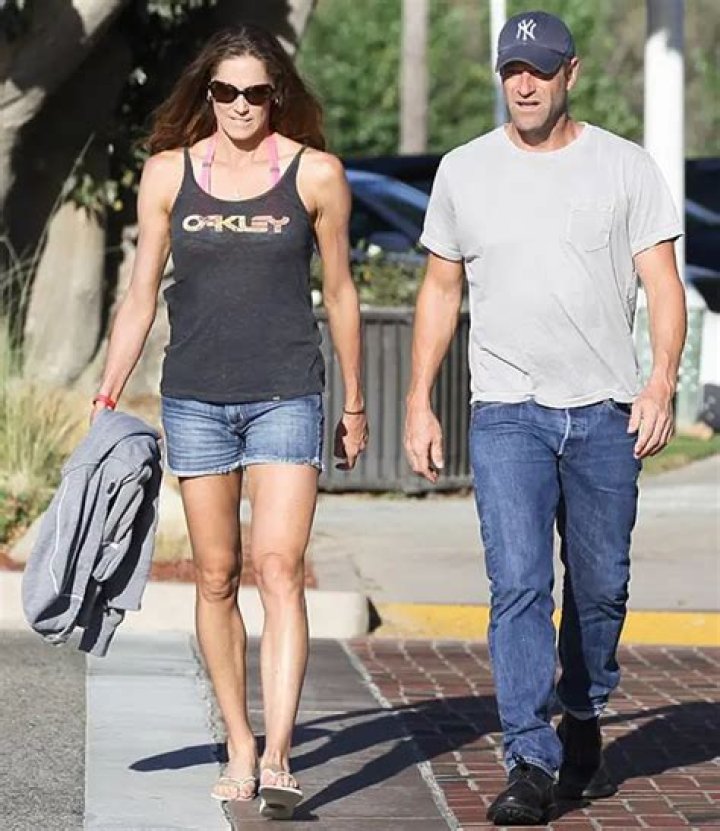 Discovering The Life Of Aaron Eckhart's Wife