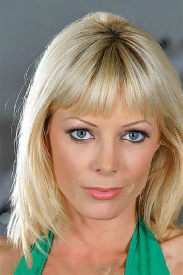 Unveiling The Life And Career Of Actress Holly Sampson