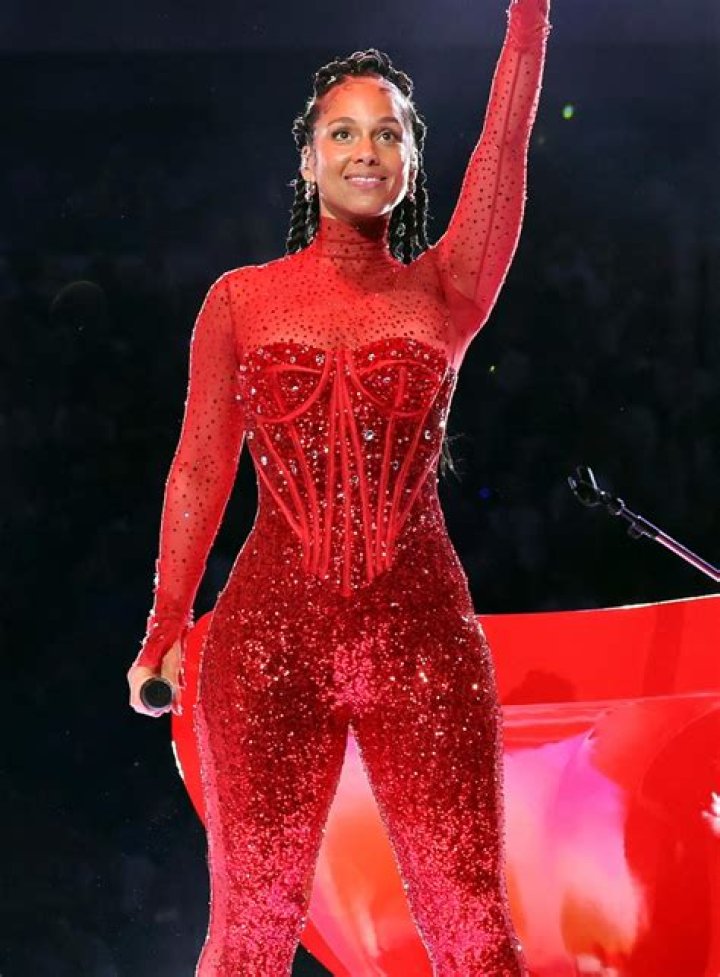 Alicia Keys: A Fashion Icon At The Super Bowl