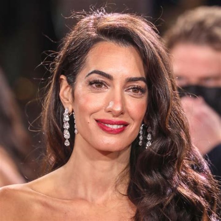 Amal Clooney at 44, looks absolutely stunning without makeup