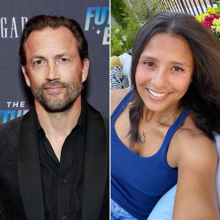 Amy Robach and T.J. Holmes Share PDA Pic as Exes Reportedly Move On