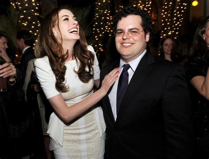 Anne Hathaway, Josh Gad Trade Jabs On Jake Gyllenhaal Pic