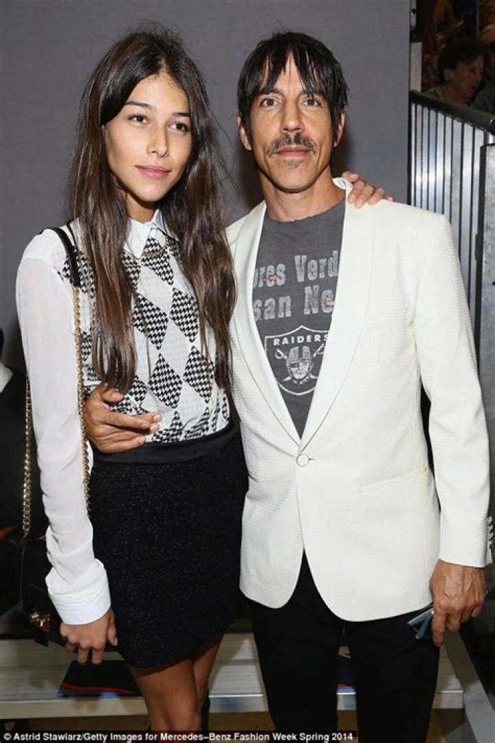 The Truth About Anthony Kiedis' 19-Year-Old Girlfriend