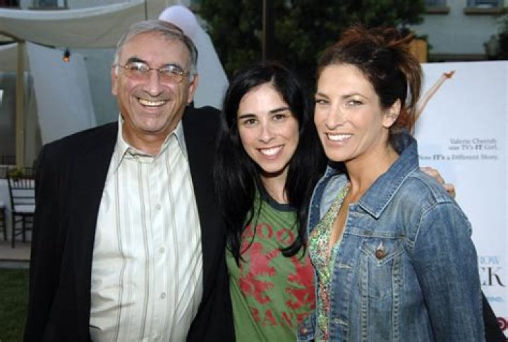 Are Jonathan Silverman And Sarah Silverman Related?