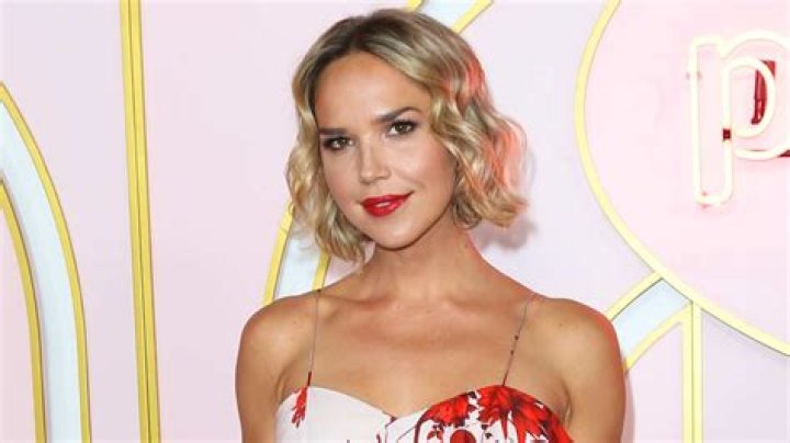 Arielle Kebbel on Reuniting With ‘Vampire Diaries’ Costar Paul Wesley