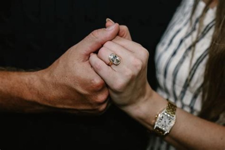 Bachelorette Hannah Brown Engagement Ring: Details