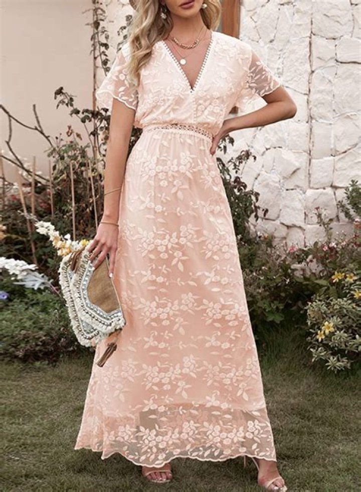 Bdcoco Lace Maxi Dress Has Major Ethereal Goddess Vibes