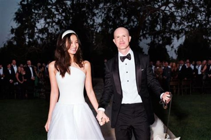 Becky Armstrong Net Worth, Age, Wiki, Biography, Relationship, Wife, Dating, Ethnicity, Height & Facts