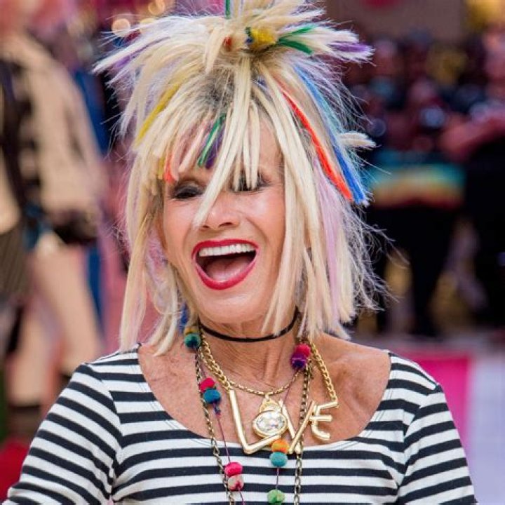 Betsey Johnson Net Worth, Income, Salary, Earnings, Biography, How much money make?