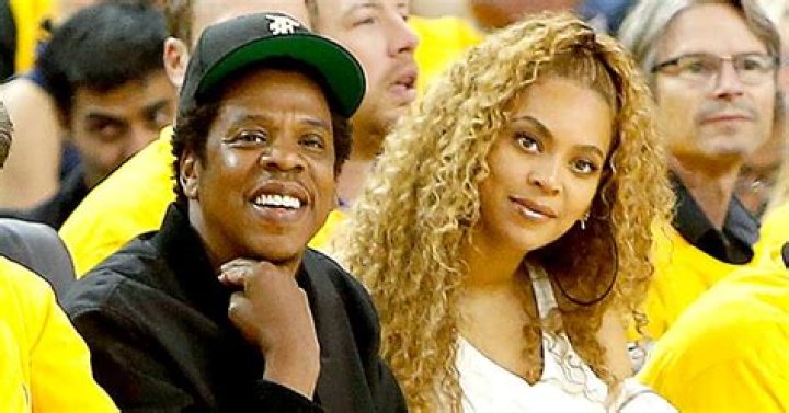Beyonce and Jay-Z Sit Courtside at Golden State Warriors Game