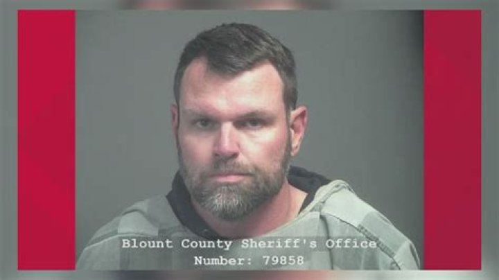 Blount County manhunt updates — Tennessee search underway as sheriff's deputy killed & police issue Blue Alert & warning