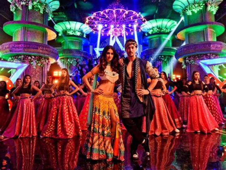 Tiger Shroff and Disha Patani's groove in Baaghi 2 Mundiyan song is unmissable, watch video – India TV