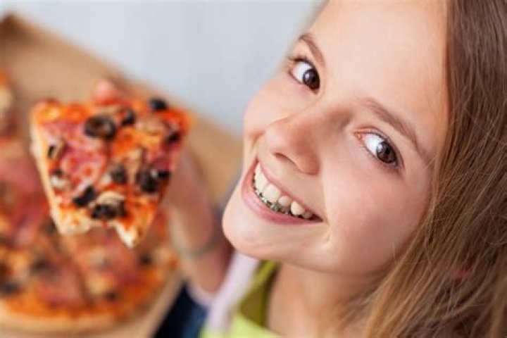 Quick Answer: Can I Eat Pizza With Ceramic Braces