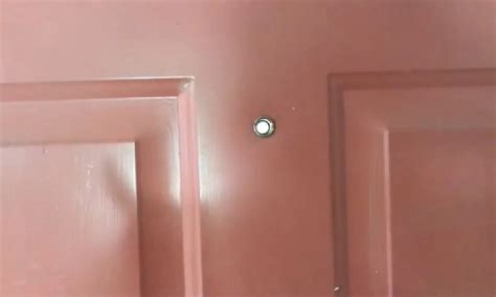 Can you see through a peephole from the outside?