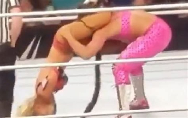 Carmella Wrestles Through Major Wardrobe Malfunction At WWE House Show