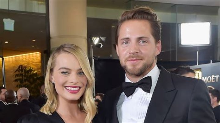 Stars Who Fell in Love With Non-Famous People: Pics