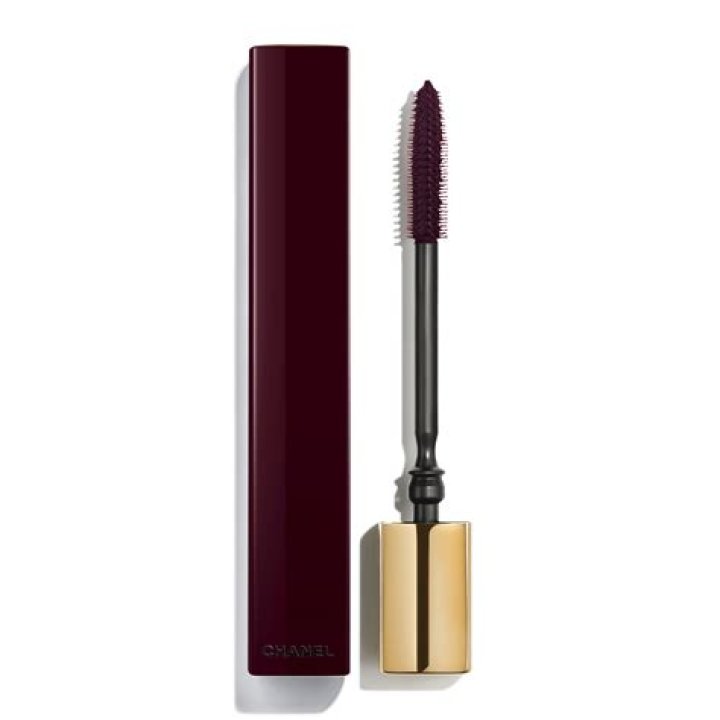 This Chanel Mascara Is My Trick for Long, Flake-Free Lashes