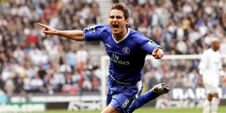 Chelsea icon Frank Lampard almost 'pulled his phone out' to sort transfers after seeing state of Derby dressing room
