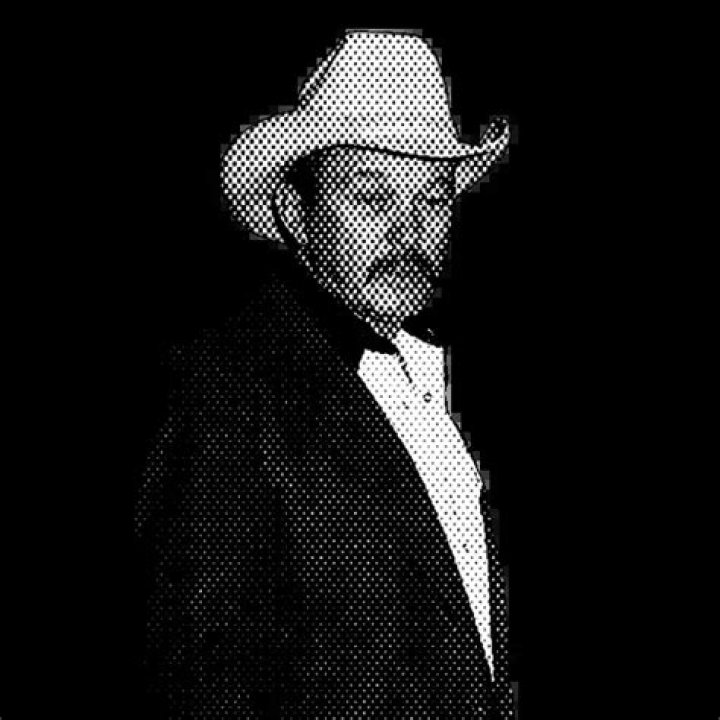 Chuck Traynor Net Worth, Income, Salary, Earnings, Biography, How much money make?