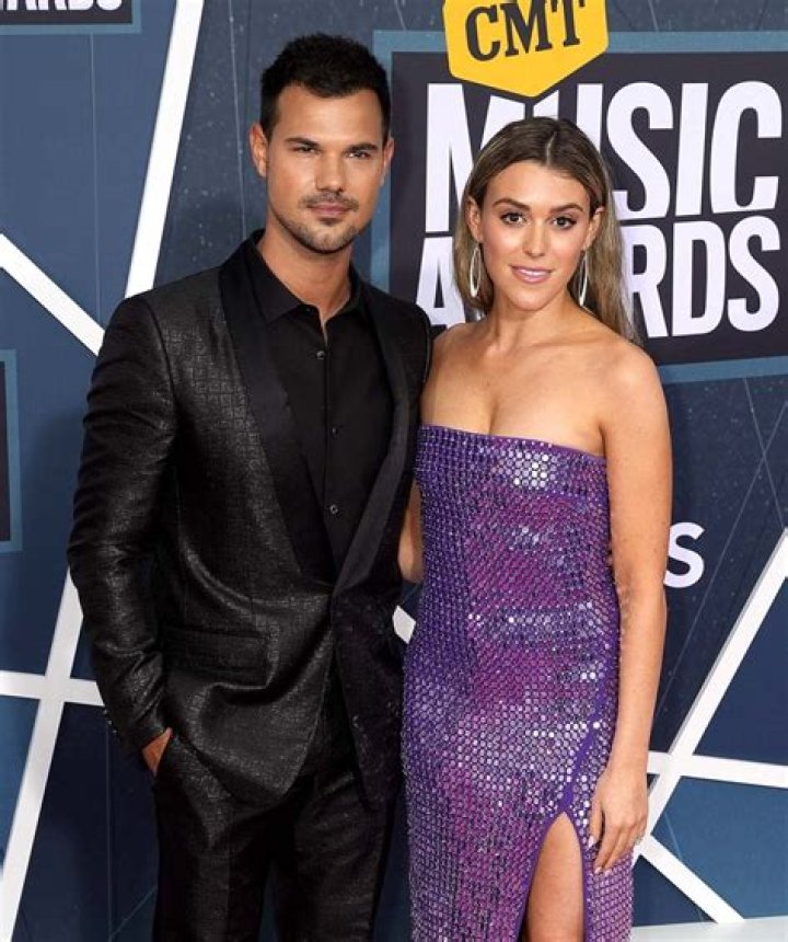 CMT Music Awards 2022: Hottest Couples on the Red Carpet