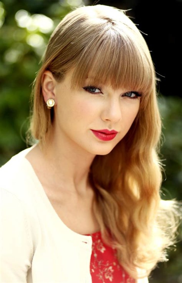Captivating Snapshots: Cool Photos Of Taylor Swift