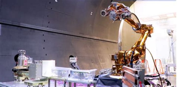 DARPA’s robot could start servicing satellites in 2025