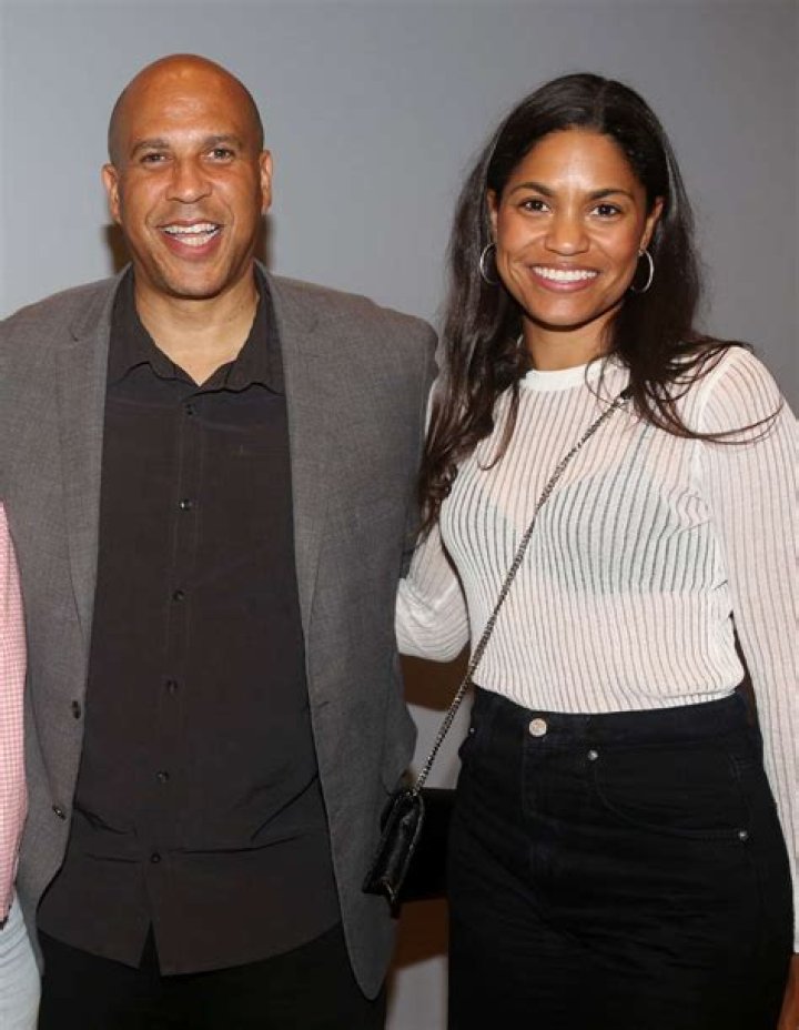 Devin Booker Age Wikipedia Biography Net Worth, Girlfriend, Height