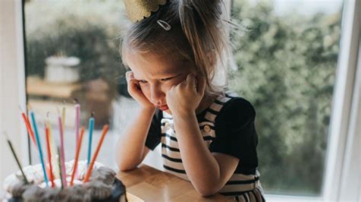 I wanted a Disney-themed birthday cake for my tot but it was so bad people say it looks like it's covered in snot