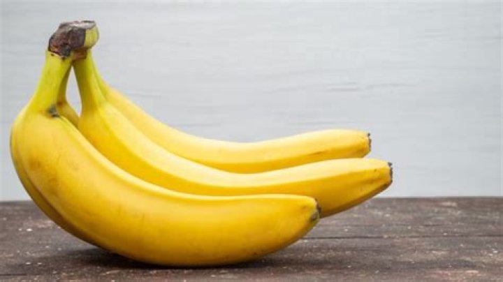 DO NOT eat a banana in the morning; experts share ideal way to eat them – India TV