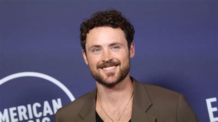 Dylan Efron’s Net Worth, Age, Wiki, Biography, Relationship, Wife, Dating, Ethnicity, Height & Facts