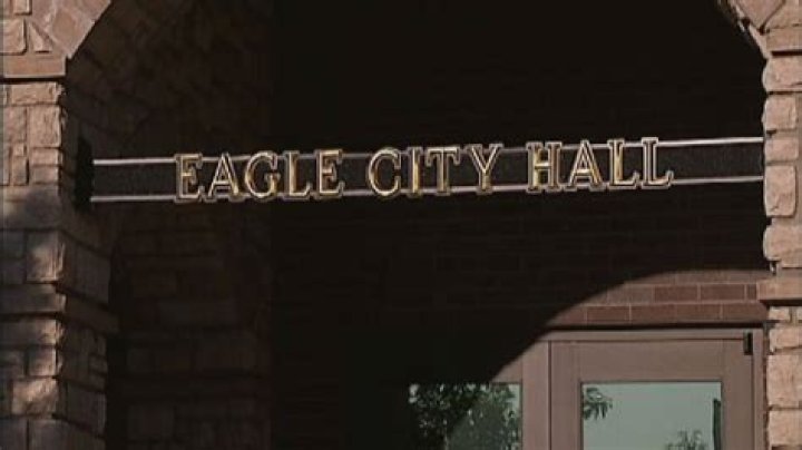 Eagle City Council approves pay raises, including mayor