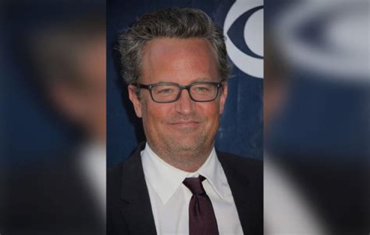 Elizabeth Hurley: Working With Matthew Perry Was a 'Nightmare'
